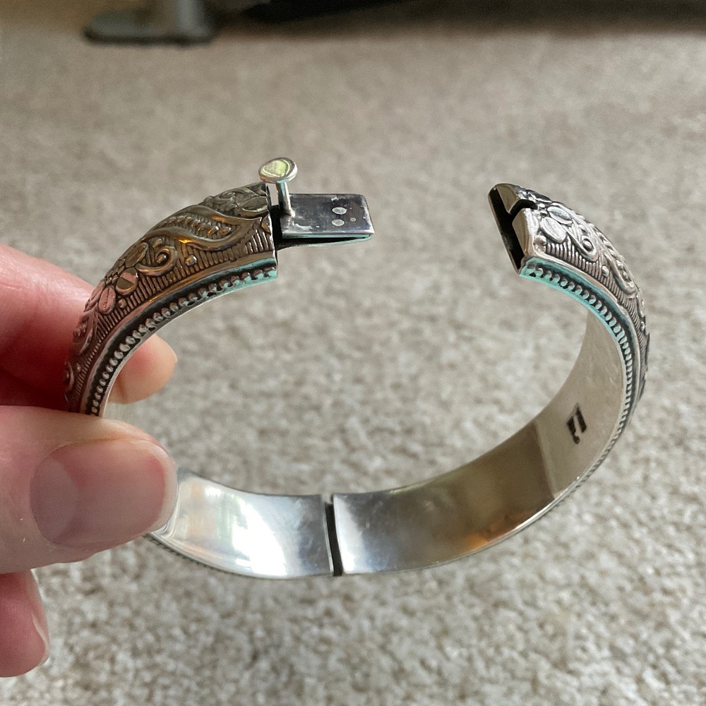 VTG Sterling Silver 925  Etched Hinged Hollow Bangle Bracelet - Picture 6 of 11